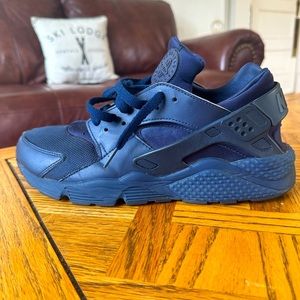 Nike Navy Blue Men's Huarache Shoes
